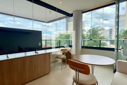 Sala de kitnet/studio para alugar com 1 quarto, 33m² em Pinheiros, São Paulo