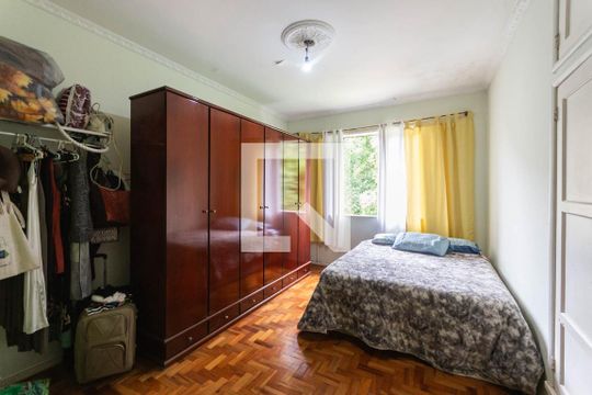 Quarto 1 de casa à venda com 3 quartos, 300m² em Grajaú, Rio de Janeiro