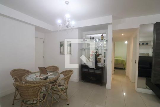 Sala de apartamento para alugar com 2 quartos, 97m² em Vila Alzira, Guarujá