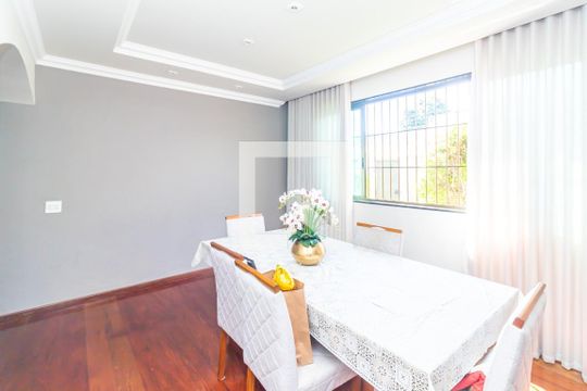 Casa à venda com 3 quartos, 230m² em Ipiranga, Belo Horizonte
