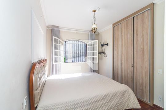 Casa à venda com 3 quartos, 230m² em Ipiranga, Belo Horizonte