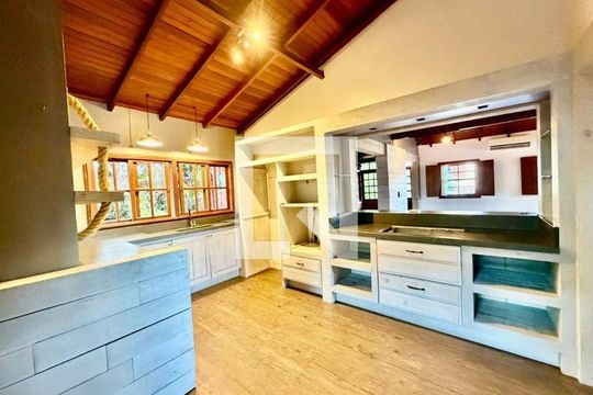 Quarto de casa para alugar com 4 quartos, 506m² em Santo Antonio de Lisboa, Florianópolis