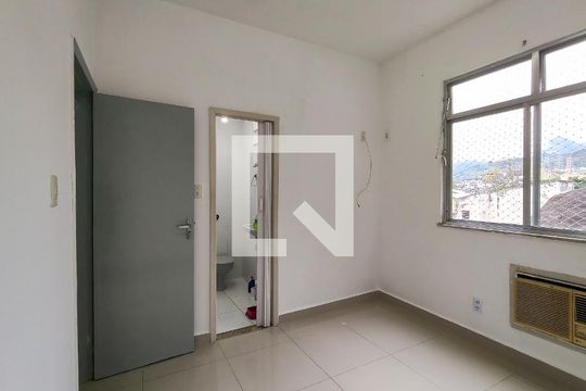 Suíte de apartamento à venda com 2 quartos, 60m² em Grajaú, Rio de Janeiro