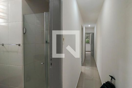 Corredor de apartamento à venda com 2 quartos, 60m² em Grajaú, Rio de Janeiro