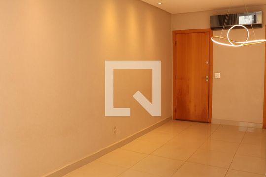 Sala de TV de apartamento para alugar com 3 quartos, 108m² em Jardim Goiás, Goiânia