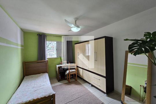 Quarto 01 de casa para alugar com 2 quartos, 105m² em Jardim Bela Vista, Guarulhos