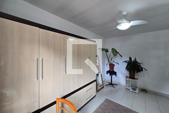 Quarto 01 de casa para alugar com 2 quartos, 105m² em Jardim Bela Vista, Guarulhos