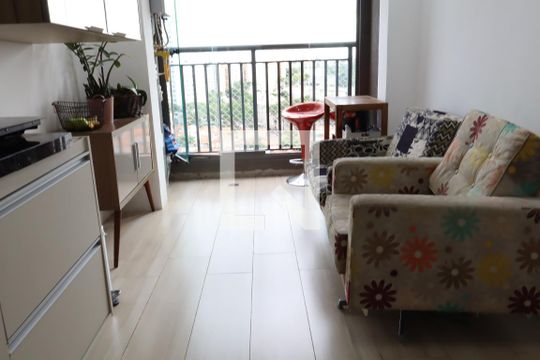 Sala e cozinha de kitnet/studio à venda com 1 quarto, 29m² em Jardim Independência (são Paulo), São Paulo