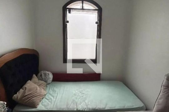 Quarto de casa para alugar com 3 quartos, 265m² em Vila Alzira, Santo André