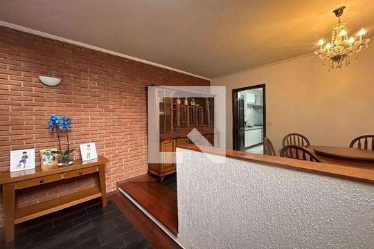 Sala de casa para alugar com 3 quartos, 265m² em Vila Alzira, Santo André