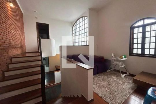 Sala de casa para alugar com 3 quartos, 265m² em Vila Alzira, Santo André