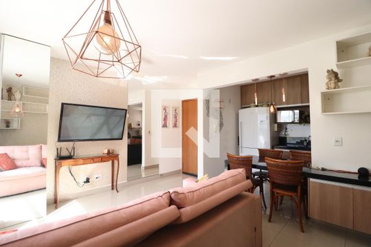 Sala de apartamento para alugar com 2 quartos, 53m² em Jardim Inconfidência, Uberlândia
