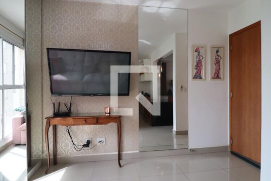 Sala de apartamento para alugar com 2 quartos, 53m² em Jardim Inconfidência, Uberlândia