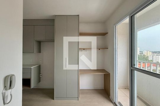 Quarto de kitnet/studio para alugar com 1 quarto, 20m² em Jardim Aeroporto, São Paulo