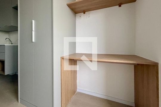 Quarto de kitnet/studio para alugar com 1 quarto, 20m² em Jardim Aeroporto, São Paulo