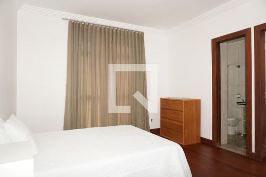 Suíte 1 de casa para alugar com 5 quartos, 400m² em Mangabeiras, Belo Horizonte