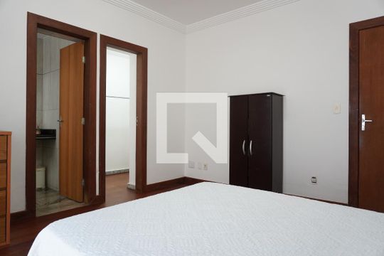 Suíte 1 de casa para alugar com 5 quartos, 400m² em Mangabeiras, Belo Horizonte