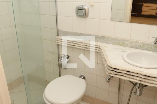 Banheiro da Suíte de apartamento para alugar com 2 quartos, 81m² em Setor Sul, Goiânia