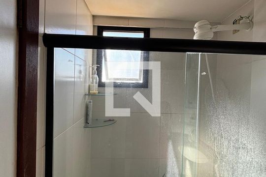 Banheiro de apartamento para alugar com 2 quartos, 84m² em Pituba, Salvador