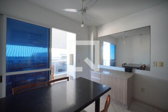 Sala de apartamento para alugar com 3 quartos, 120m² em Praia Brava, Florianópolis