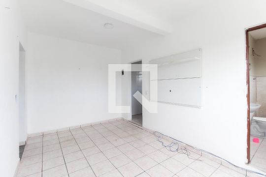Sala de casa para alugar com 2 quartos, 70m² em Limoeiro, São Paulo