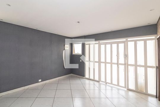 Sala de casa de condomínio para alugar com 3 quartos, 230m² em Planalto Paulista, São Paulo
