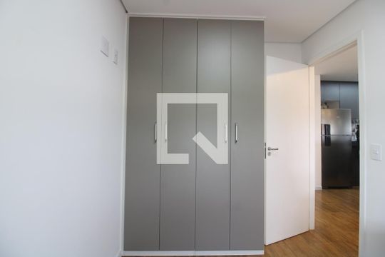Quarto 1 de apartamento para alugar com 2 quartos, 37m² em Vila Pierina, São Paulo