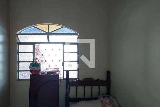 Casa à venda com 3 quartos, 200m² em Conjunto Cristina (sao Benedito), Belo Horizonte
