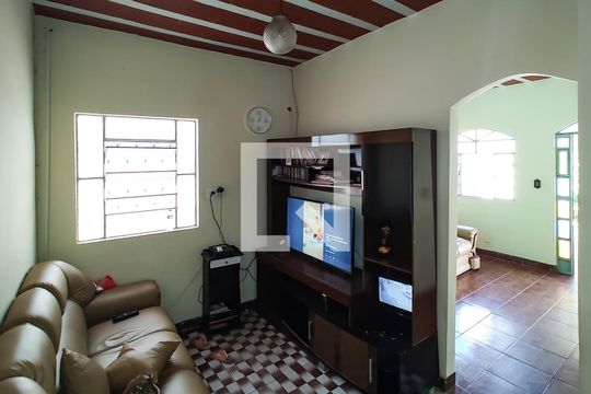 Casa à venda com 3 quartos, 200m² em Conjunto Cristina (sao Benedito), Belo Horizonte