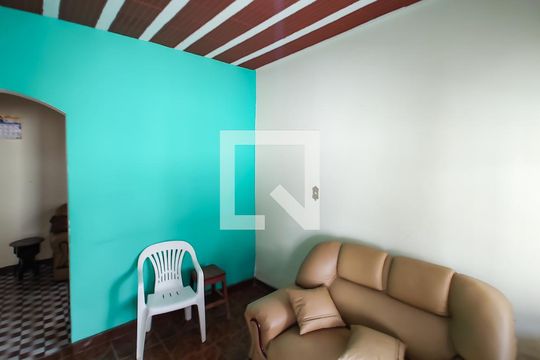 Casa à venda com 3 quartos, 200m² em Conjunto Cristina (sao Benedito), Belo Horizonte