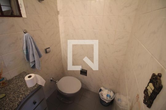 Banheiro 1 de casa à venda com 5 quartos, 320m² em Conjunto Agua Branca, Contagem