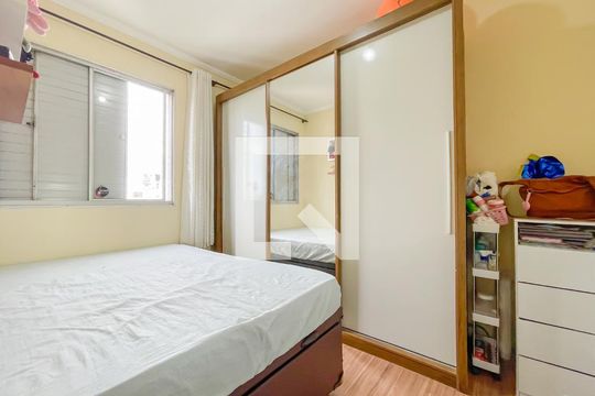 Quarto 2 de apartamento para alugar com 3 quartos, 64m² em Piratininga, Osasco