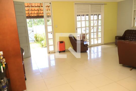 Sala de casa para alugar com 4 quartos, 700m² em Stella Maris, Salvador
