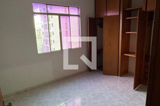 Quarto de apartamento para alugar com 3 quartos, 67m² em Centro, Uberlândia