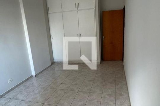 Quarto de apartamento para alugar com 3 quartos, 67m² em Centro, Uberlândia