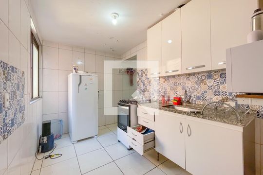 Cozinha de apartamento à venda com 2 quartos, 65m² em Aliança, Osasco
