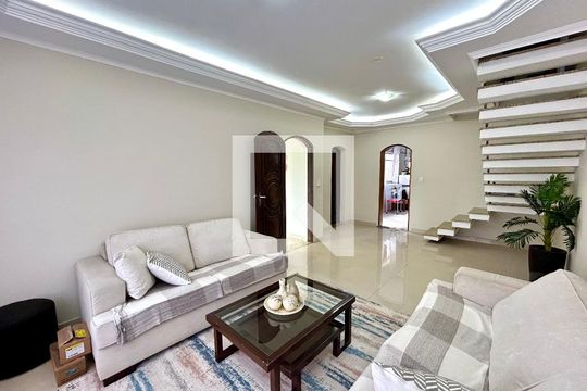 Sala de casa à venda com 4 quartos, 298m² em Macedo, Guarulhos