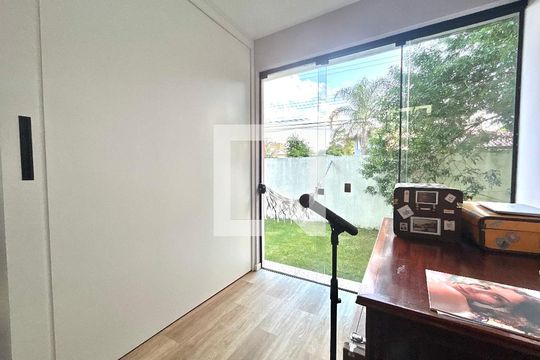 Quarto de casa para alugar com 3 quartos, 100m² em Rio Tavares, Florianópolis