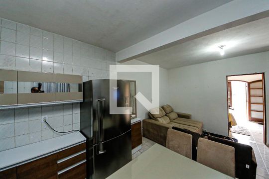 Sala/cozinha de casa para alugar com 4 quartos, 350m² em Conjunto Promorar Sapopemba, São Paulo