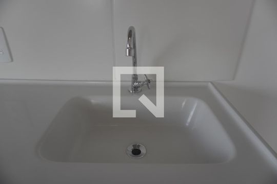 Cozinha de apartamento para alugar com 2 quartos, 34m² em Itaquera, São Paulo