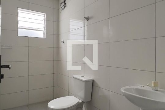 Banheiro de apartamento para alugar com 1 quarto, 40m² em Parque Jandaia Ii, Guarulhos