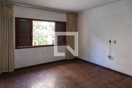 Quarto 1 suíte de casa para alugar com 4 quartos, 600m² em Jardim Zaira, Guarulhos