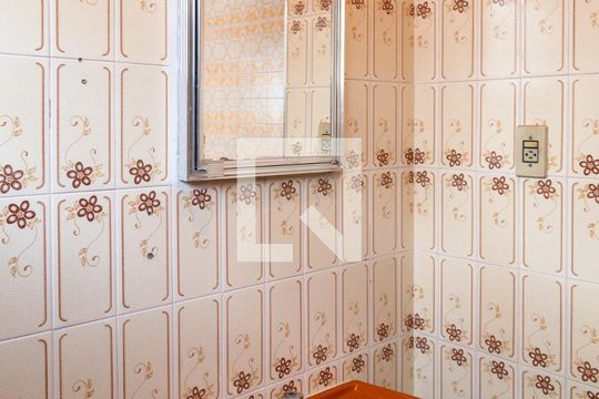 Edicula - banheiro de casa para alugar com 4 quartos, 600m² em Jardim Zaira, Guarulhos