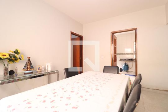 Sala de Jantar de casa para alugar com 3 quartos, 180m² em Jardim Patricia, Uberlândia