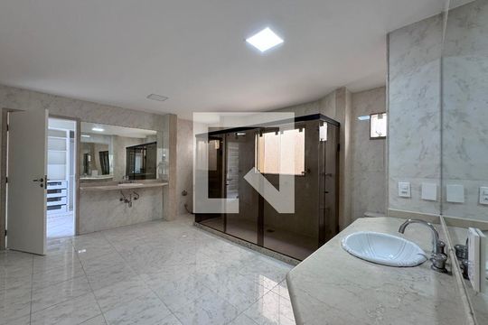 Suíte 1 - Banheiro de casa à venda com 4 quartos, 600m² em Recreio dos Bandeirantes, Rio de Janeiro