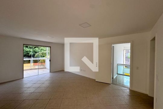Suíte 1 de casa à venda com 4 quartos, 600m² em Recreio dos Bandeirantes, Rio de Janeiro