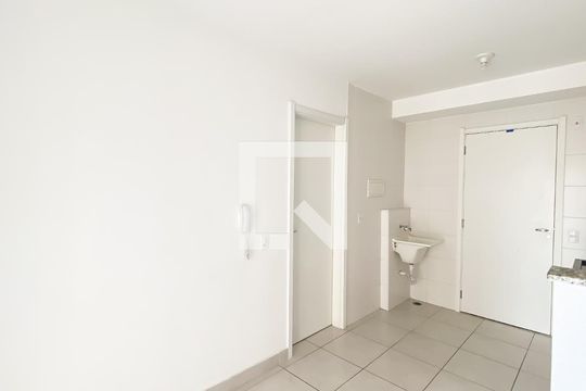 Sala / cozinha / área de serviço de apartamento para alugar com 1 quarto, 31m² em Vila Penteado, São Paulo