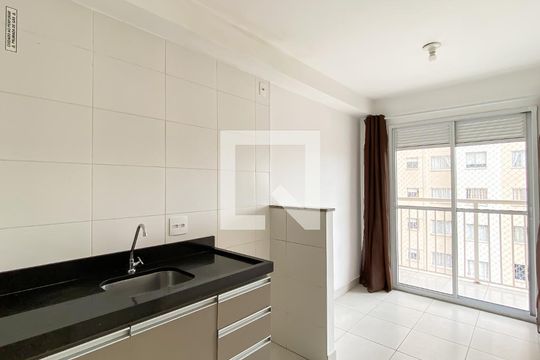 Sala / cozinha / área de serviço de apartamento para alugar com 1 quarto, 31m² em Vila Penteado, São Paulo