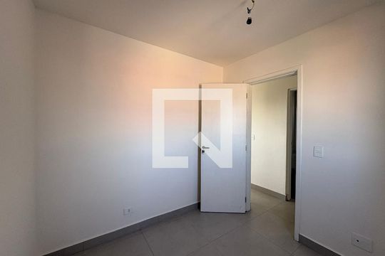 Quarto 1 de apartamento à venda com 2 quartos, 38m² em Vila dos Remedios, São Paulo