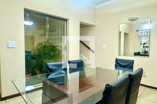 Sala de casa à venda com 4 quartos, 230m² em Jardim Munhoz, Guarulhos